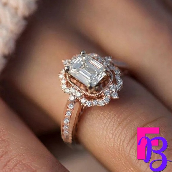 FingerBlingers Jewelry - *NEW!* Sizs 8 1.75 CT Emerald Cut Vintage Style Ring